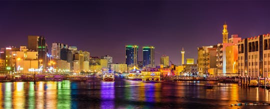 Crucero con cena en dhow por la ría de Dubái