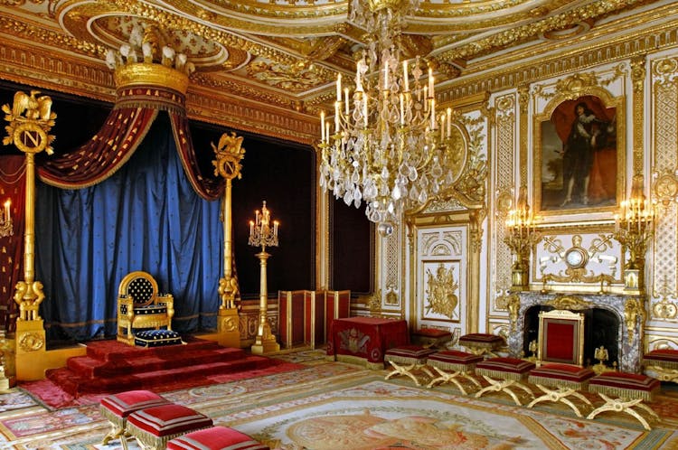 Afternoon private tour of Château de Fontainebleau