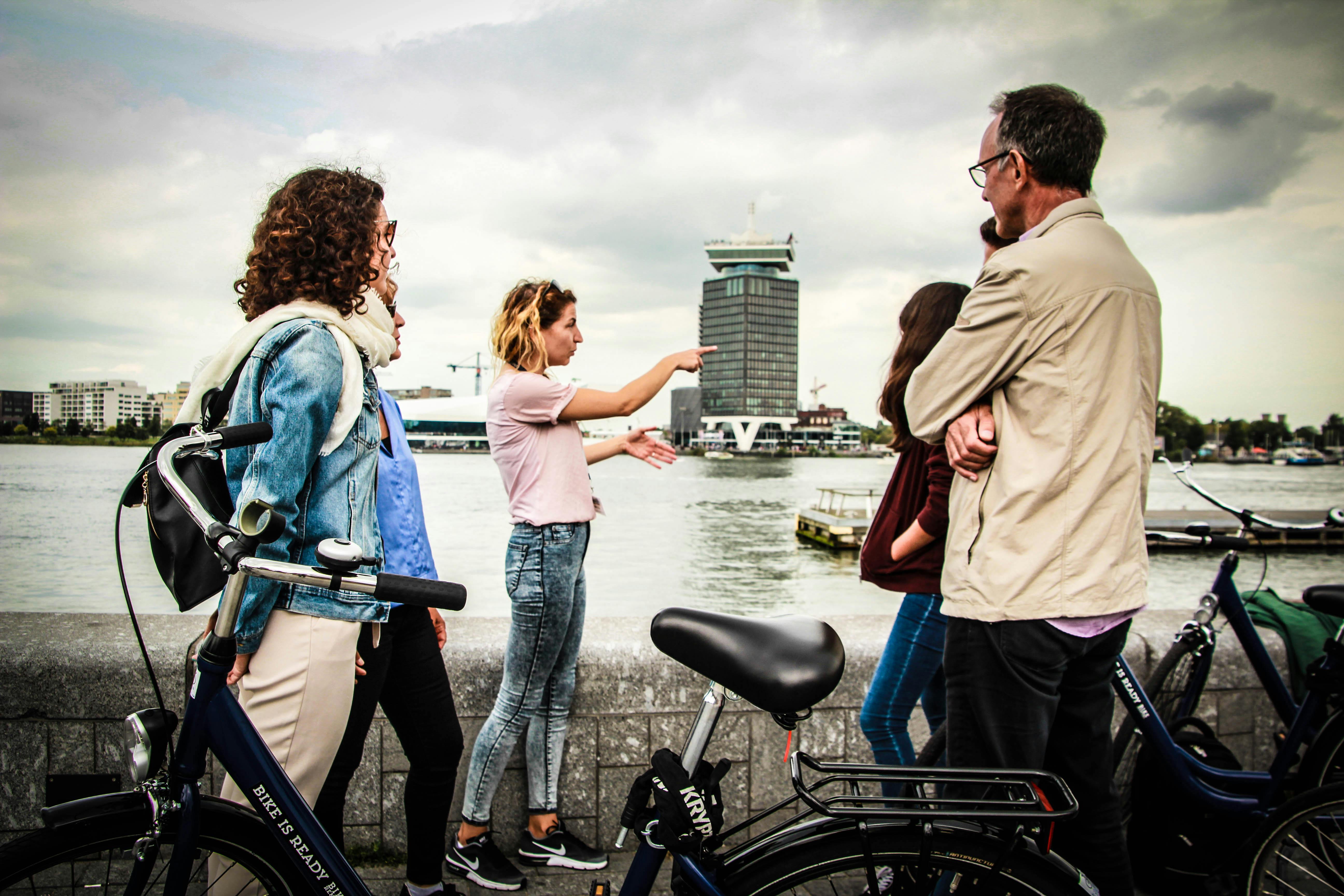 Recorrido en bicicleta con crucero por los canales de Ámsterdam