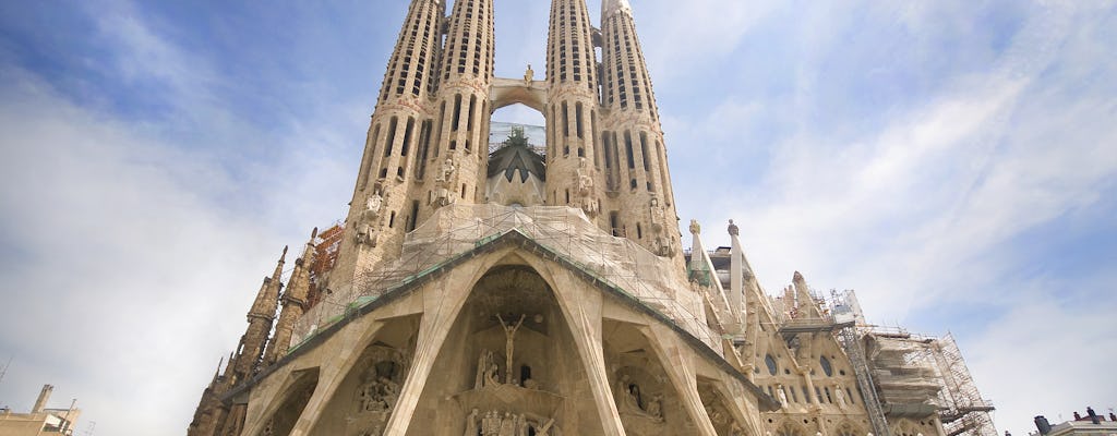 Tour guidato della Sagrada Familia con accesso alla torre della facciata della Passione
