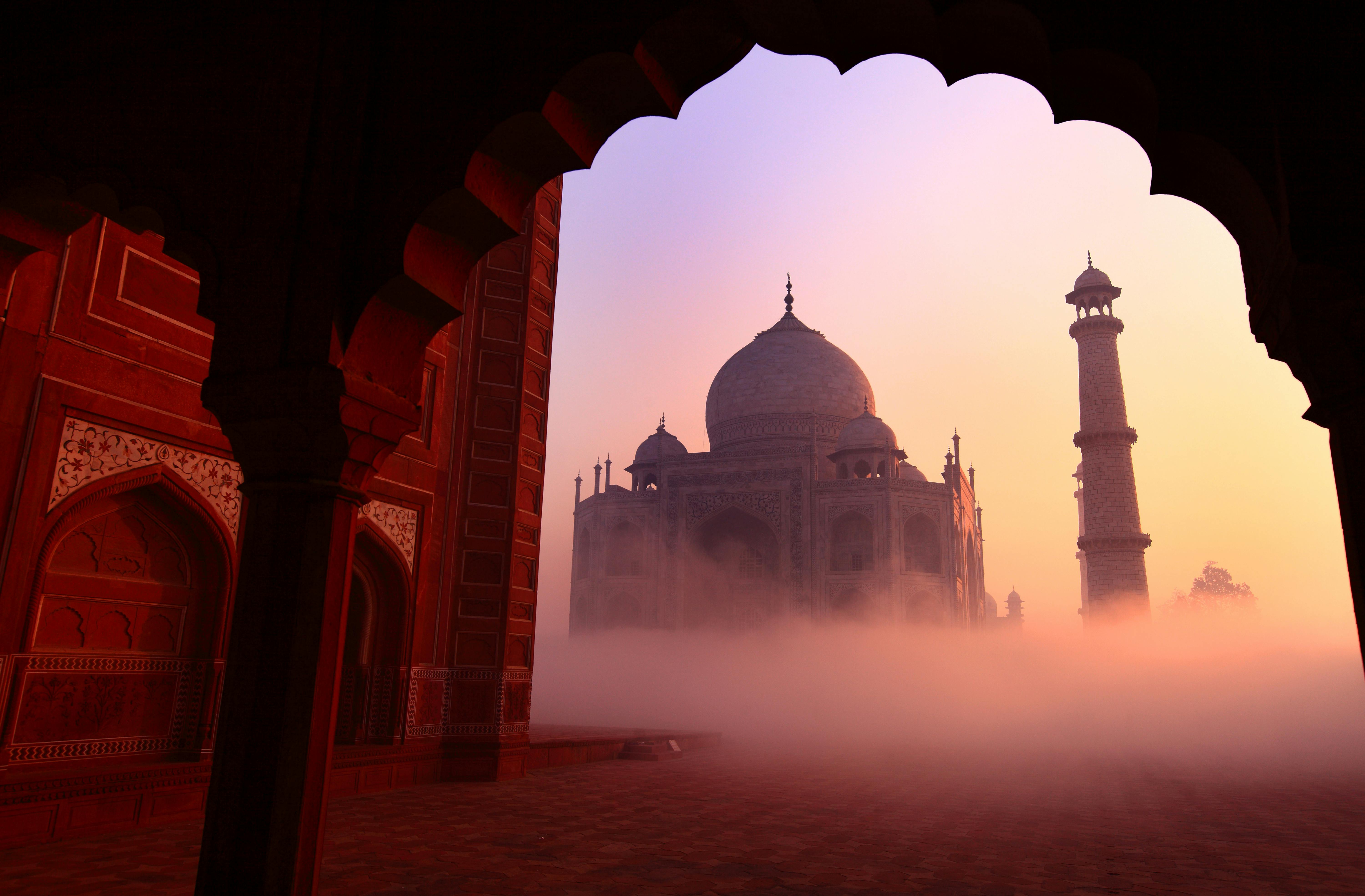 Visite privée d'une journée au lever du soleil du Taj Mahal et du fort d'Agra au départ de Delhi