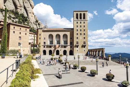 Visite de Montserrat et de la Colonia Güell