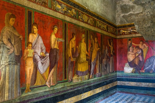Full-day private tour of Pompeii, Vesuvius and Sorrento from Naples