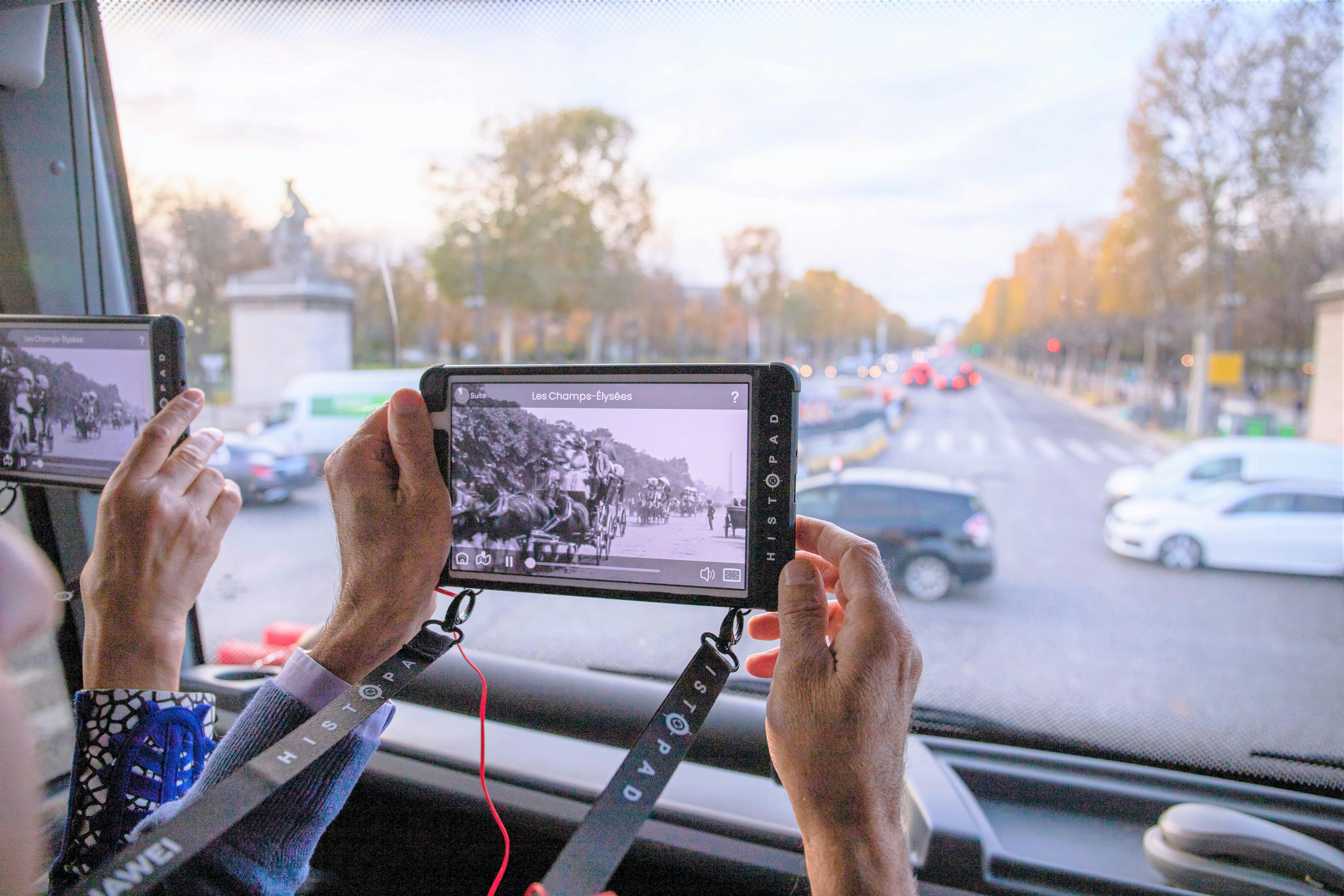 Immersive Paris bus tour with interactive tablet boeken?