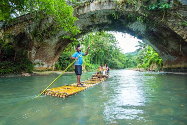 Rafting bambusową tratwą na Wielkiej Rzece
