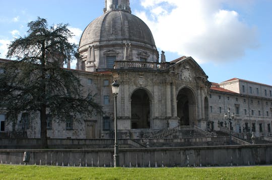 Drie tempeltour door het pad van St. Ignatius