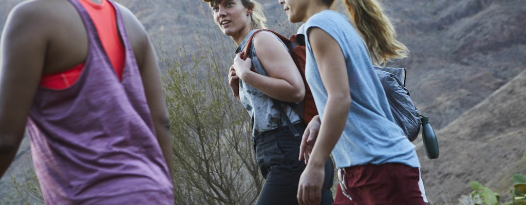 Day Hike in Nightingale Valley to Manolates Village