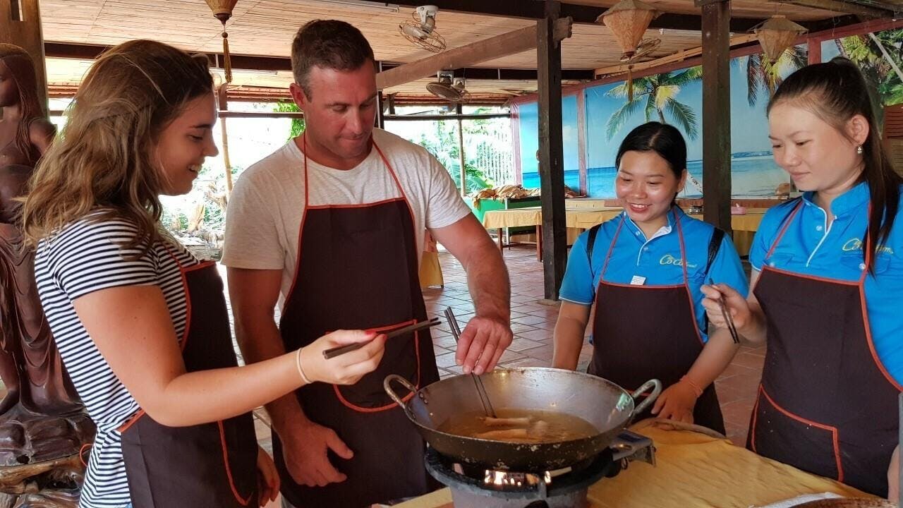 Duong Dong Market & Cooking Class