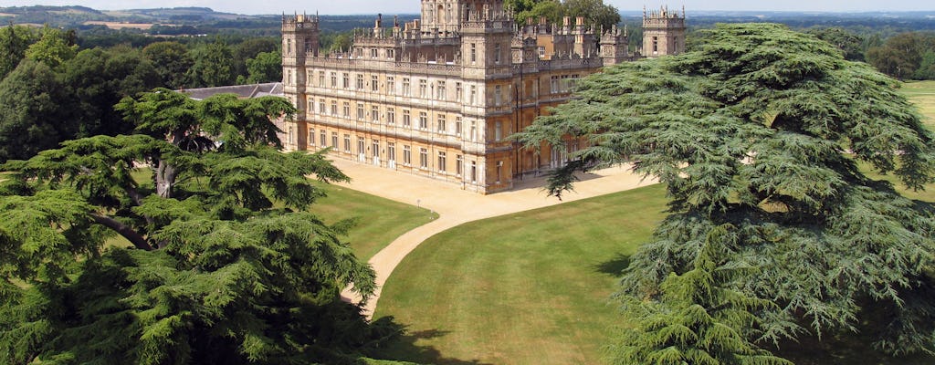 Downton Abbey and village small group tour from London