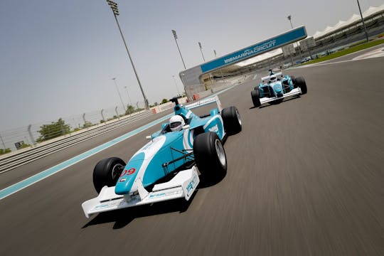 Formula Yas 3000 driving experience