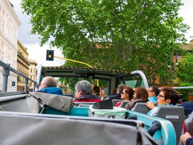 24-hour hop-on hop-off panoramic bus tour
