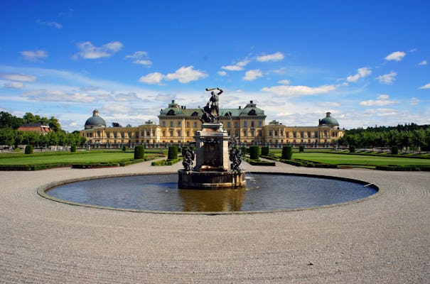 Publiczna wycieczka po szwedzkim zamku królewskim