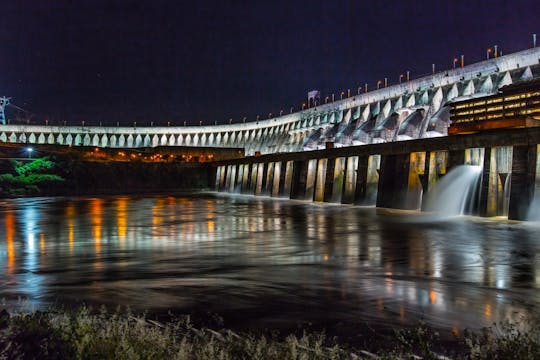 Visite guidée en soirée des lumières du barrage d'Itaipu