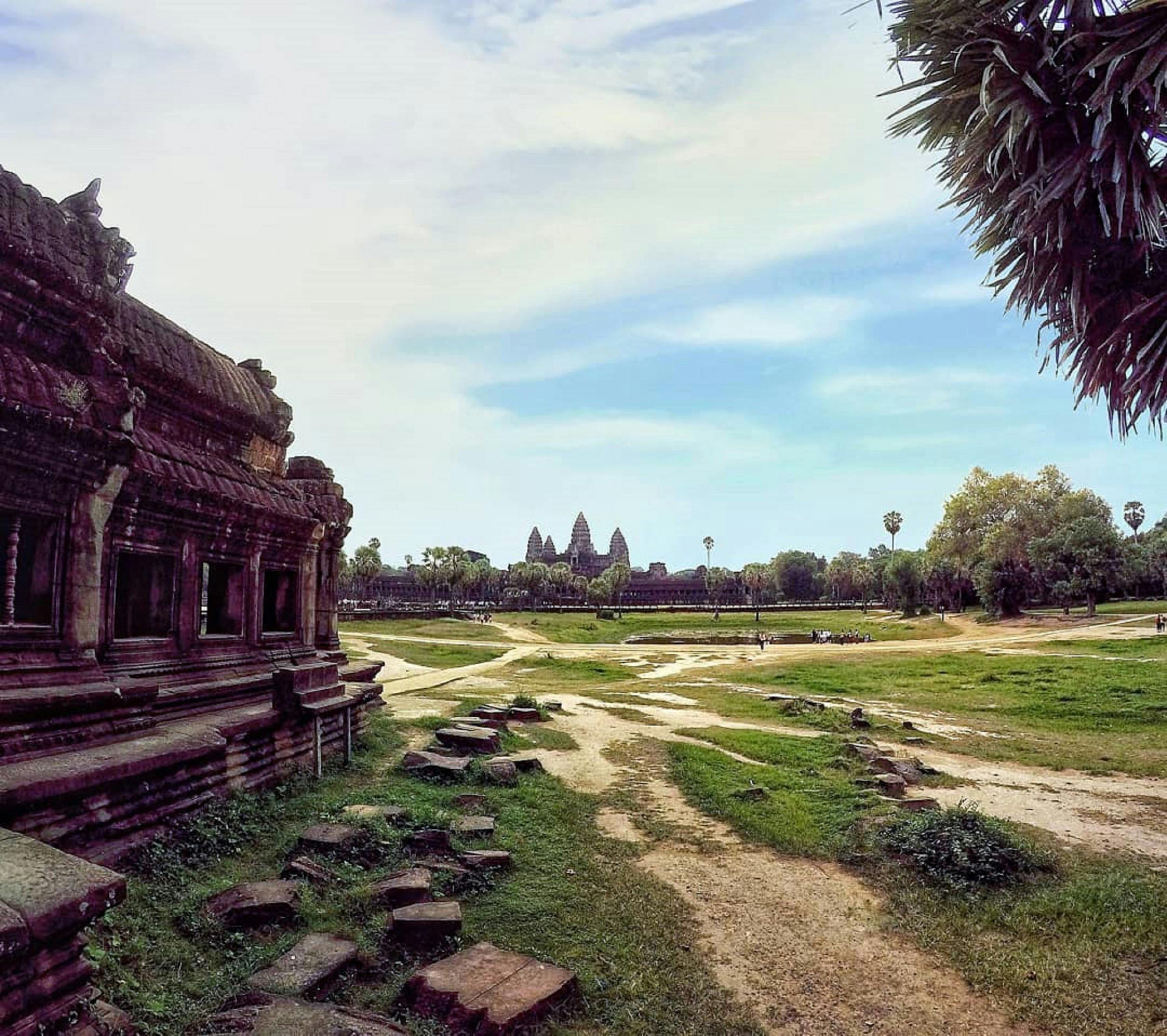 3-day private tour Angkor Temple Complex and Rolous Group