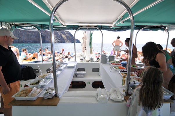 Passeio de barco pelas Fajãs da Madeira
