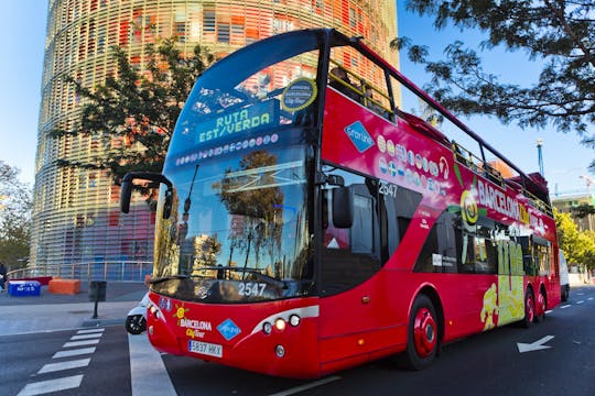 Barcelona city tour hop-on hop-off bus tickets with Aquarium