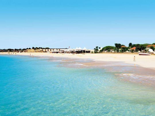 Cruzeiro de Catamarã em Boa Vista com Tarde na Praia e Almoço