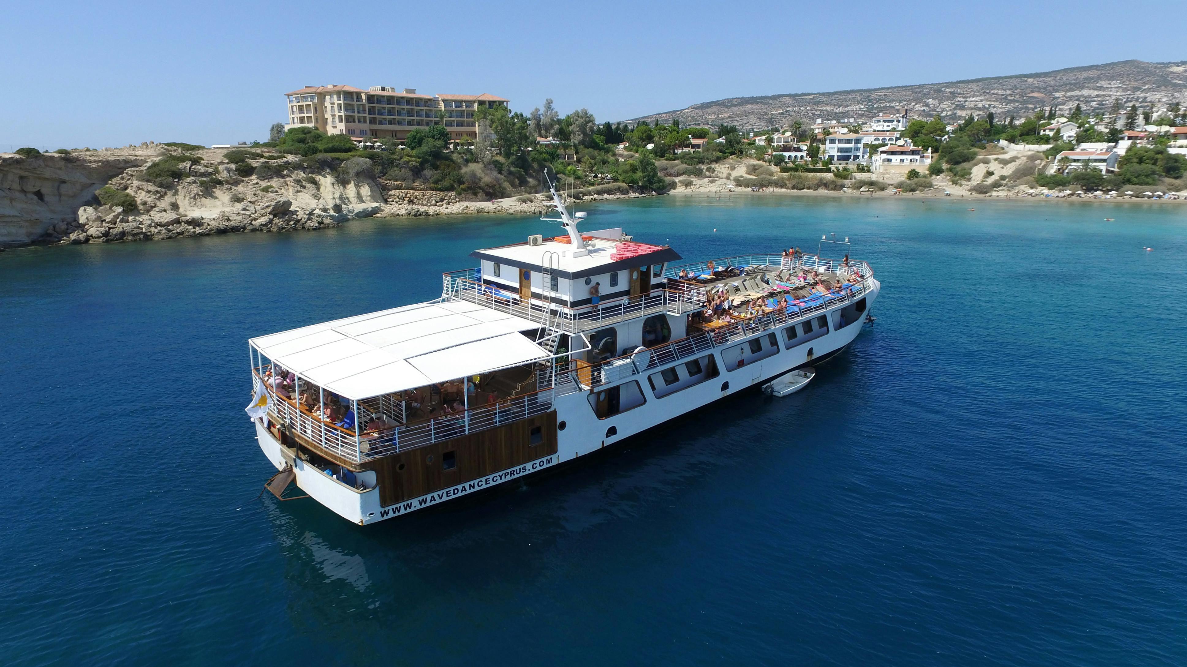 Family Fun Cruise by WaveDancer