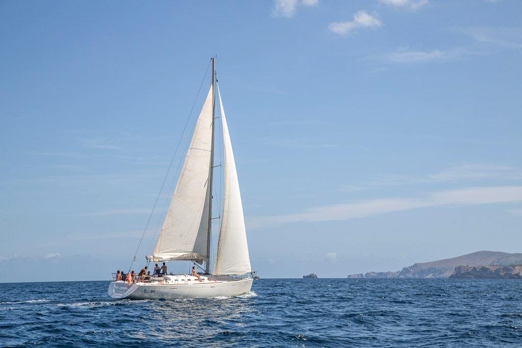 Mallorca leje af sejlyachten Belmita med transport af Mayurca Yachting