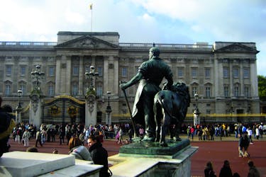 Tour of Buckingham Palace and Windsor Castle