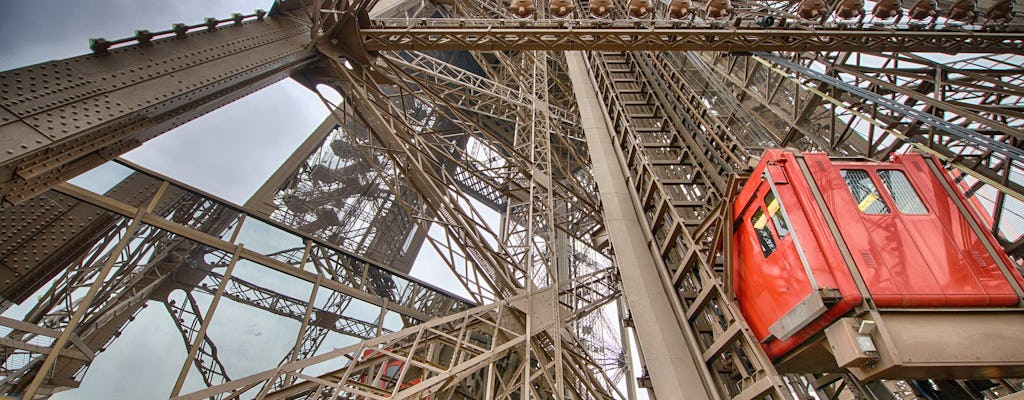 Visite guidée de la tour Eiffel par ascenseur