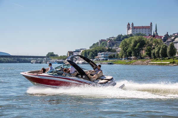 Wycieczka łodzią motorową po Dunaju w Bratysławie
