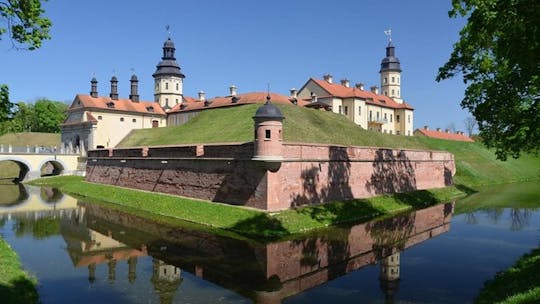 Excursión privada a los cuatro castillos principales de Bielorrusia desde Minsk