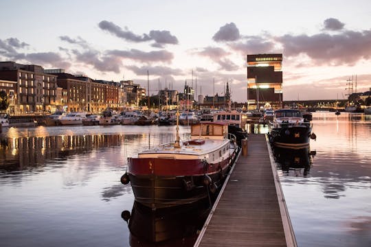 Private walking tour the little island in Antwerp