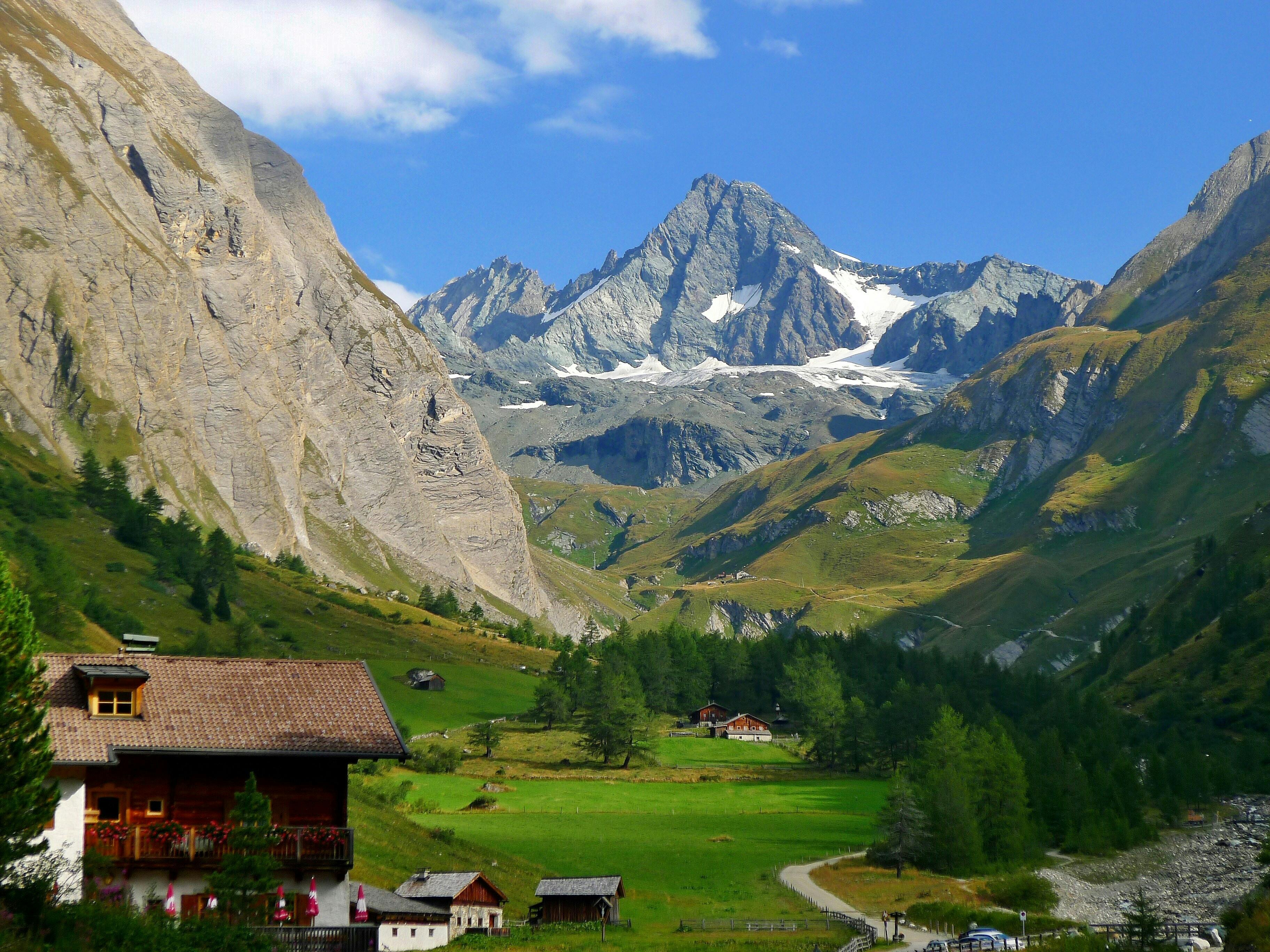 Велико австрия. Гора Гросглокнер Австрия. Альпы Австрия Гросглокнер. Живописная гора Гросглокнер в Австрии. Фото Австрии гора Гросглокнер.