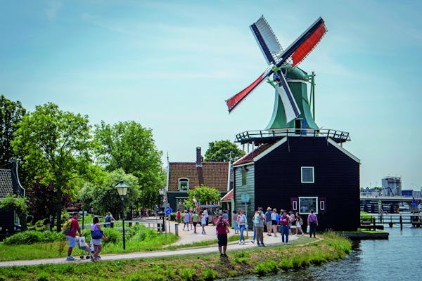 Hop-on Hop-off Cheese, Windmills and Dutch Villages bus tour