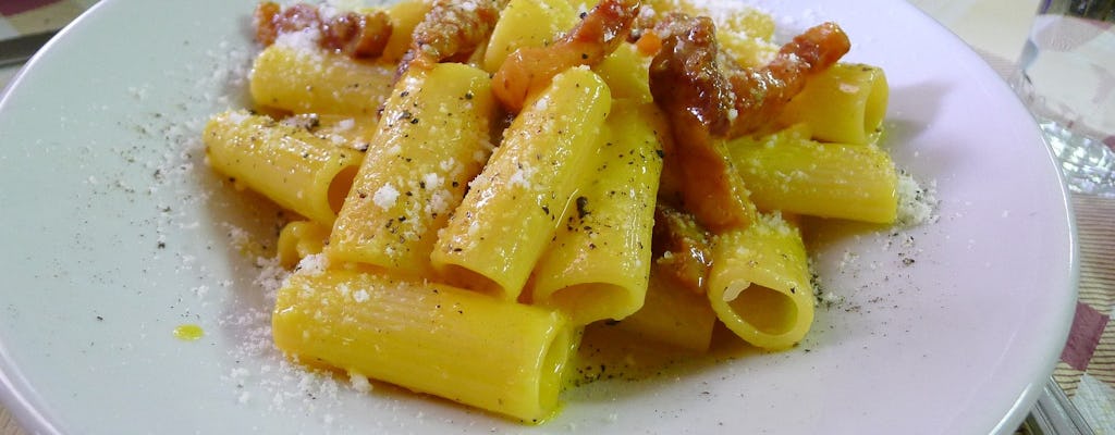 Corso di cucina di cucina romana con pasto in un ristorante locale