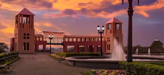 Tour notturno di Curitiba con cena