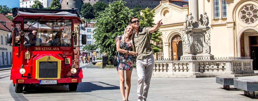 Castle tour on the Presporacik Oldtimer in Bratislava