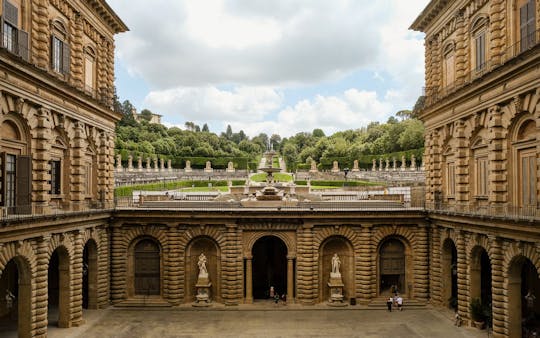 Tour privado pelo Palácio Pitti e entradas para os Jardins de Boboli