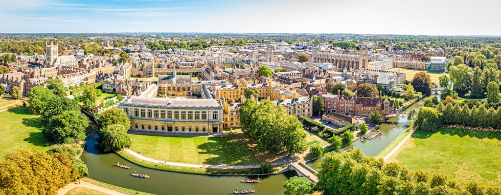 Universidade de Cambridge e passeio a pé pela cidade