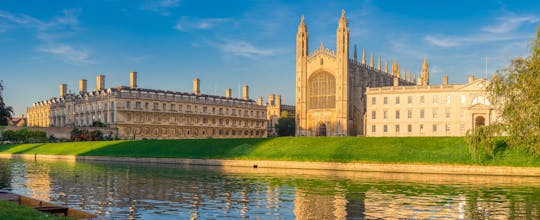 Universidade particular de Cambridge e passeio a pé pela cidade