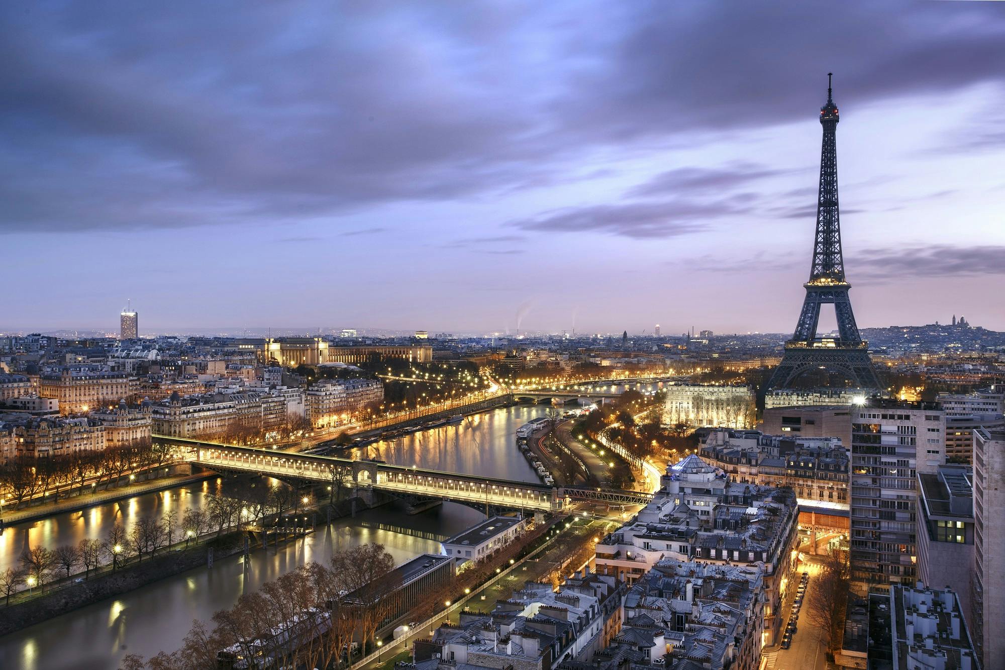 Kombibillett for Eiffeltårnet og kveldscruise