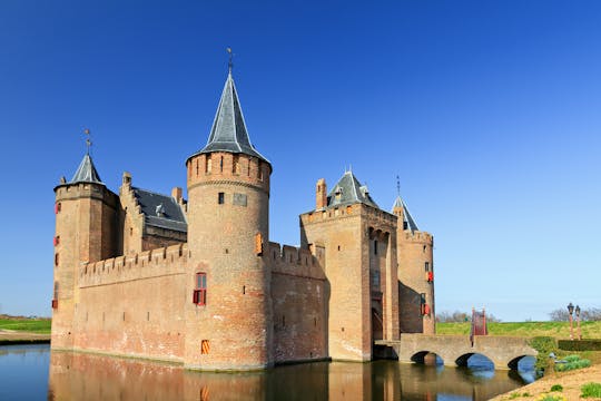 Amsterdam castle and Utrecht city private tour