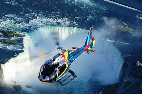 Wycieczka do wodospadu Niagara z przelotem helikopterem i lunchem w Skylon Tower