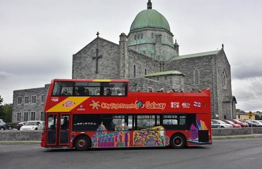 City Sightseeing hop-on hop-off bustour door Galway