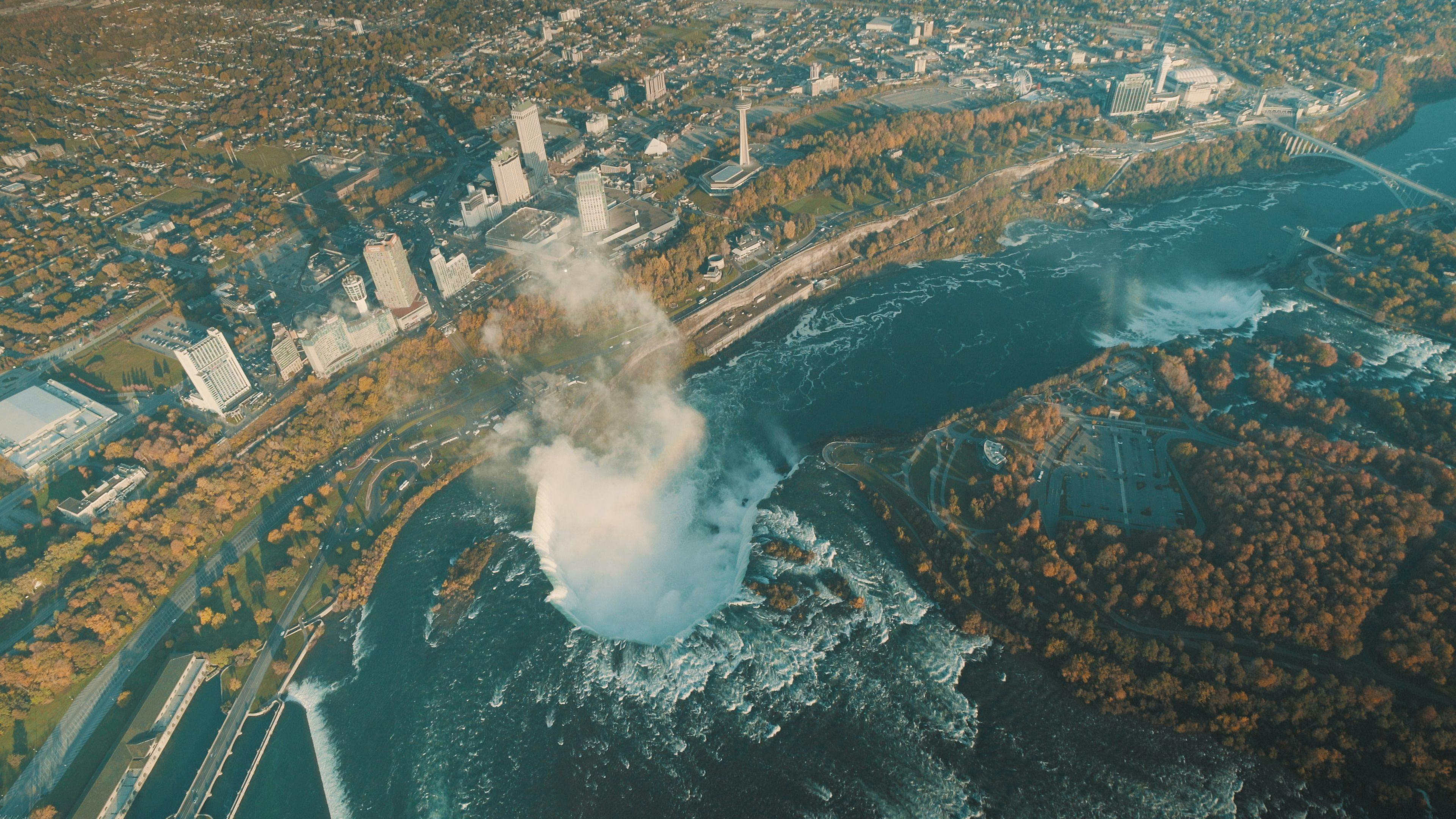 Het beste van de Niagara Falls, VS helikoptertour met lunch: privé veilige tour