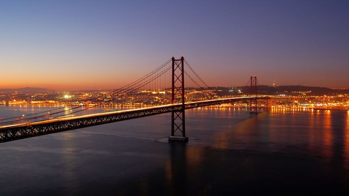 Visite nocturne de Lisbonne avec dîner et spectacle de fado