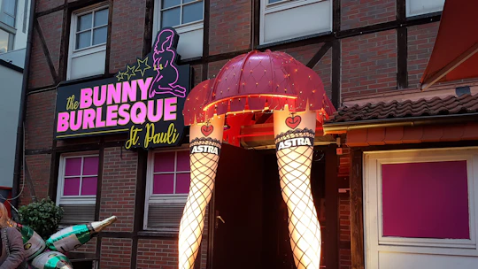 Hamburg Kiez Tour - on the trail of drag queen "Olivia"