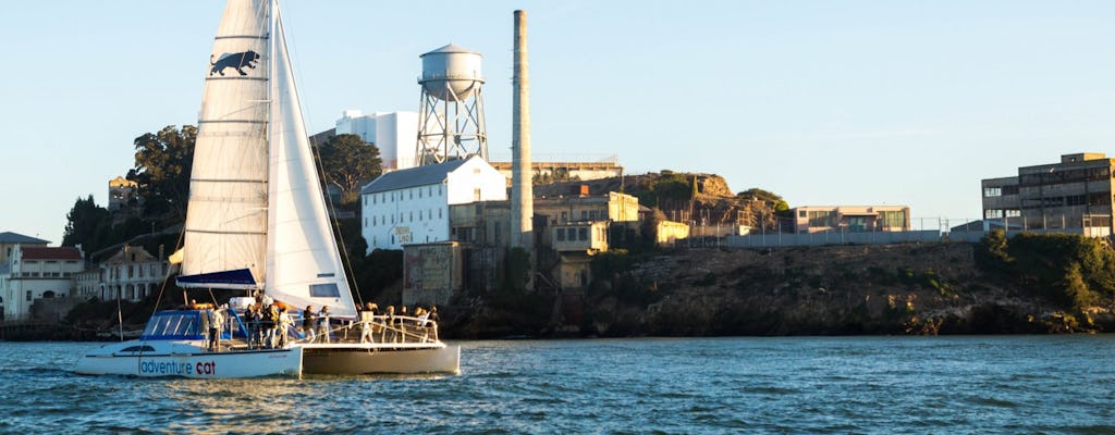 Alcatraz e São Francisco navegando