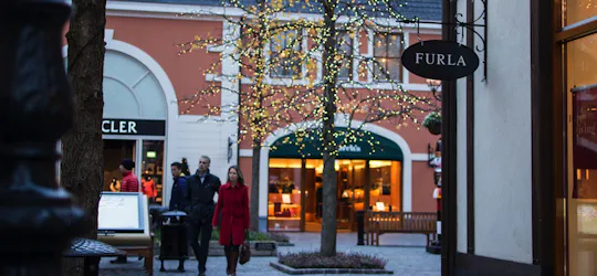 Virée shopping à Roermond Design Outlet avec transport privé depuis Amsterdam