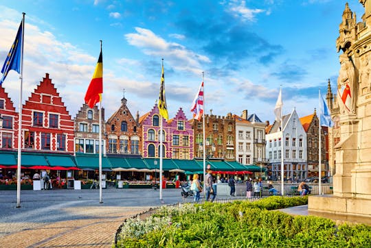 Luxury sightseeing tour of Bruges with private transportation from Amsterdam