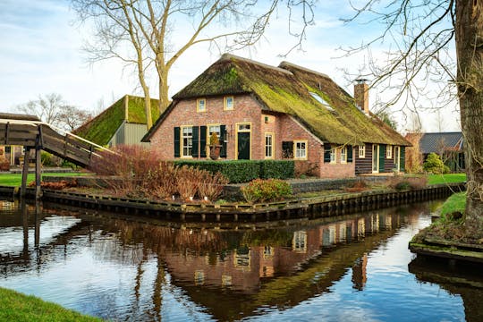 Small-group luxury day trip to Giethoorn