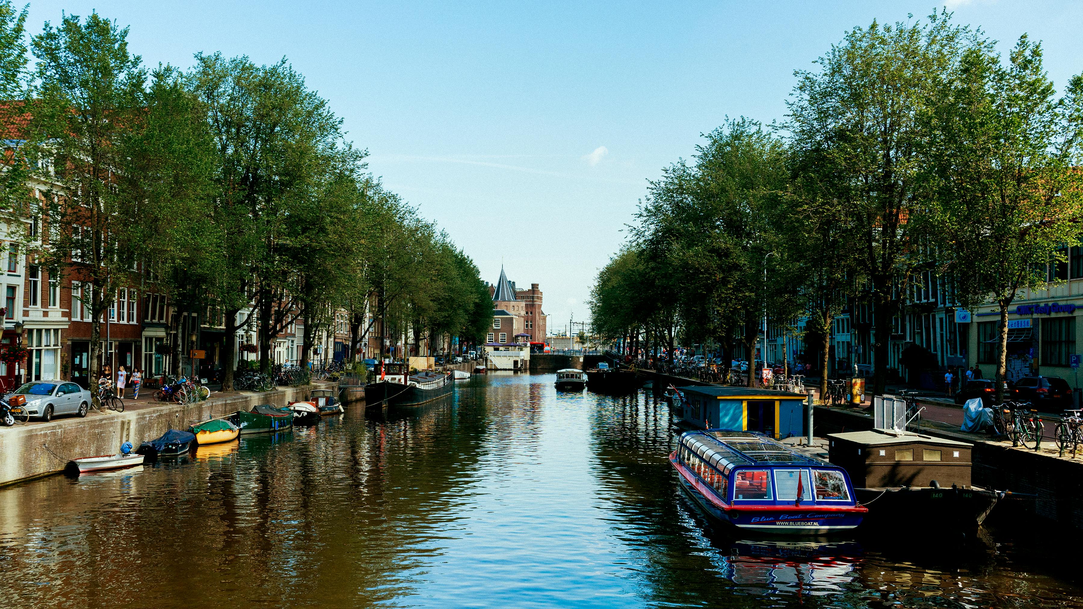 Croisière nocturne sur les canaux d'Amsterdam avec vin et billet pour le musée Willet-Holthuysen