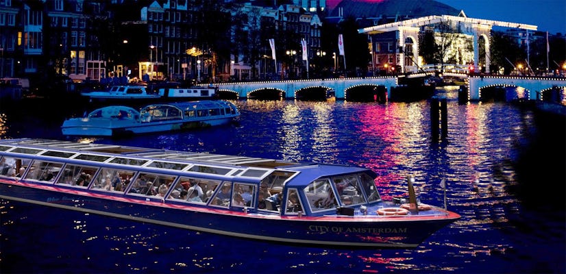 Crucero nocturno por el canal de Ámsterdam con vino y boleto Cromhouthuis