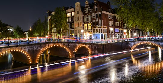 Evening canal cruise of Amsterdam with snackbox